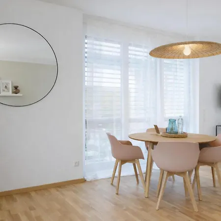 דירה Rueckzugsort Bei Familienbesuch Oder Arbeitsaufenthalt *